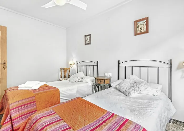 Ca Lluis בית נופש *